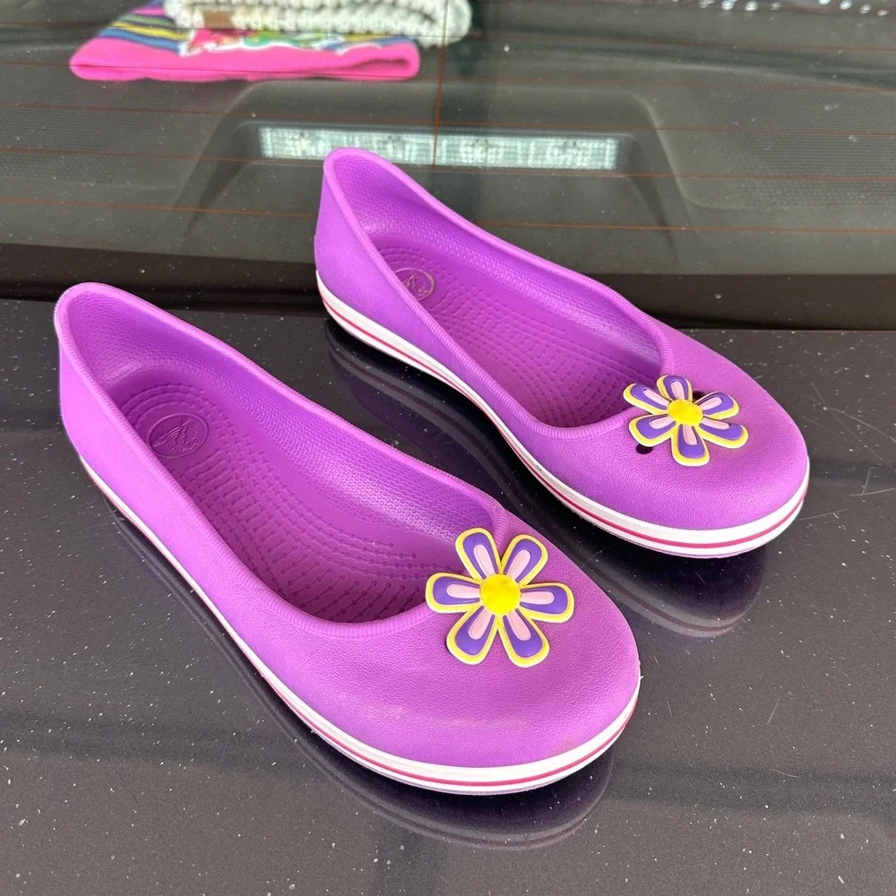 Crocs Little Girls CrocBand Ballet Flats‎ With Flower Charm Size J3 Purple Shoes